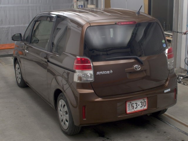 Toyota SPADE 2015 8311212-1