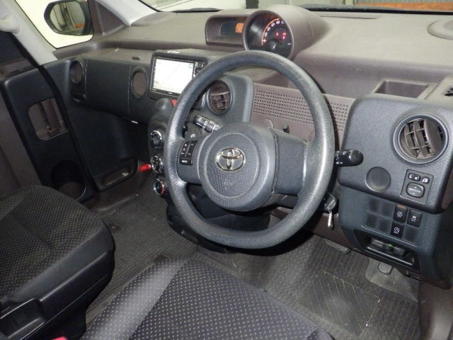 Toyota SPADE 2015 8311212-3