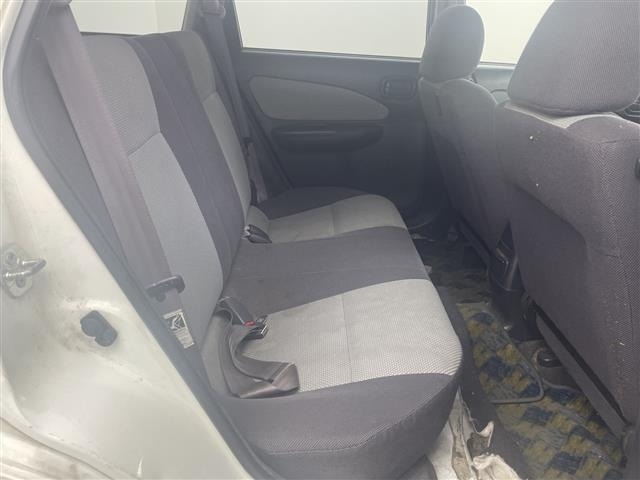 Nissan Wingroad 2000 8322804-1