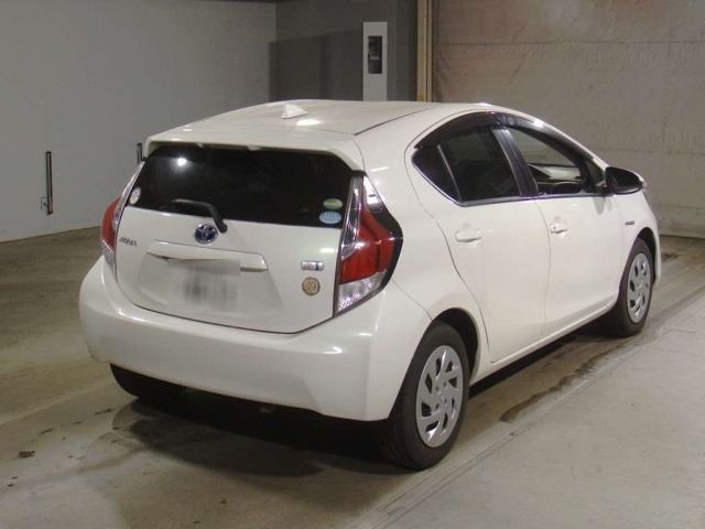 Toyota AQUA 2016 8336318-1