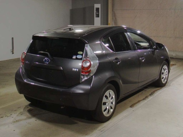 Toyota AQUA 2014 8336326-1