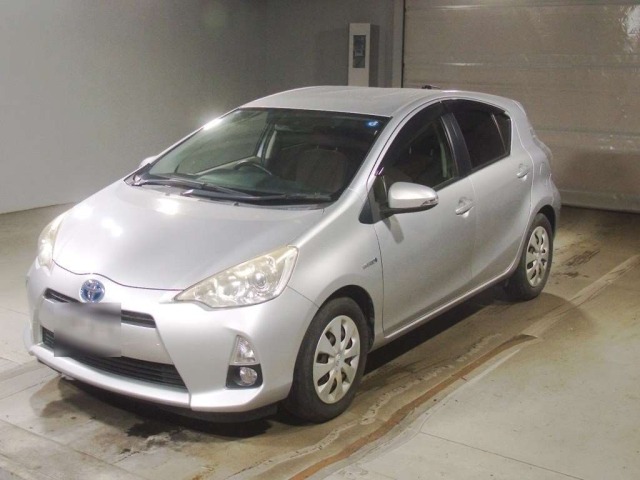 Toyota AQUA 2013 8336327-0