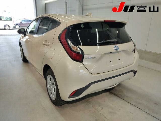 Toyota AQUA 2023 8336341-1
