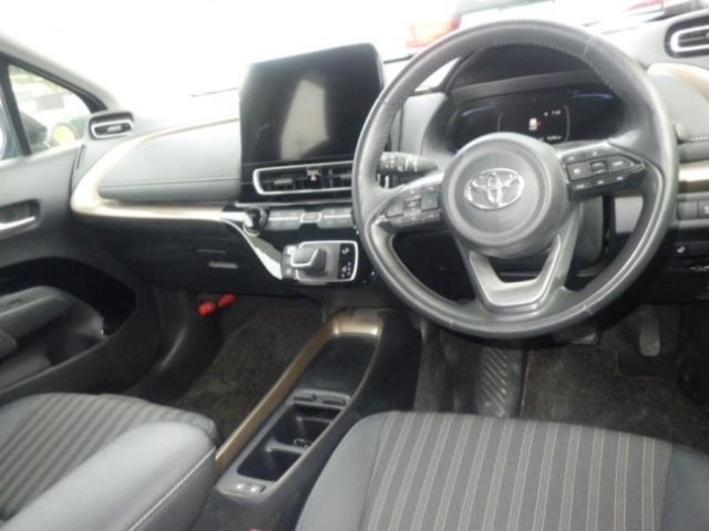 Toyota AQUA 2025 8336458-2