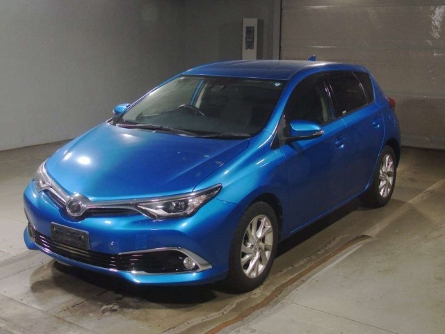 Toyota AURIS 2015 8328369-0