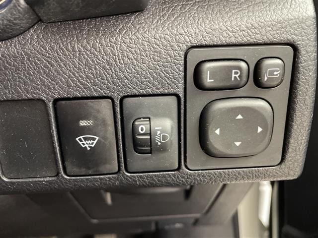 Toyota AURIS 2015 8328456-3