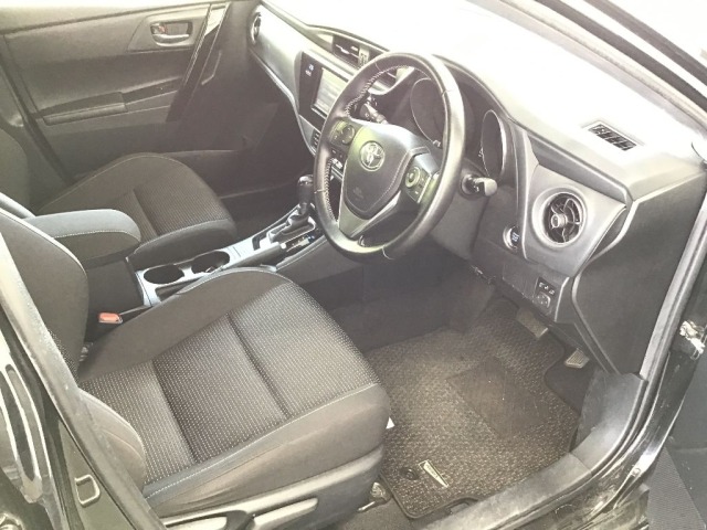 Toyota AURIS 2016 8328457-5