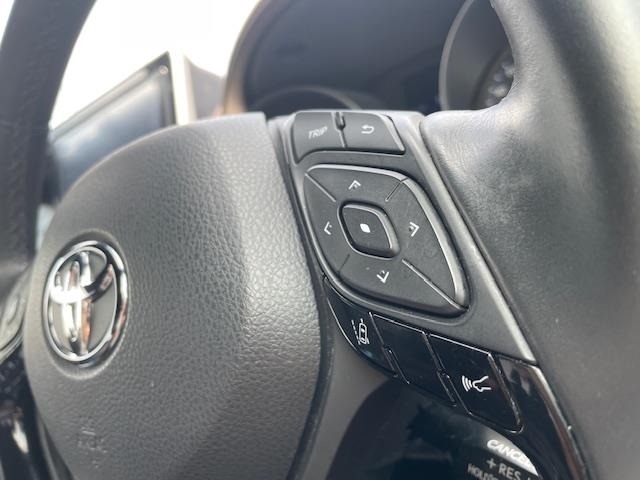 Toyota C-HR 2017 8338822-21