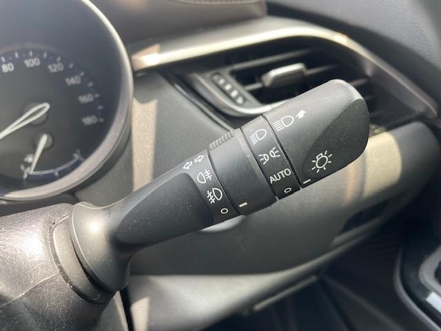 Toyota C-HR 2017 8338822-5