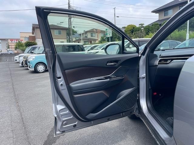 Toyota C-HR 2017 8338822-6