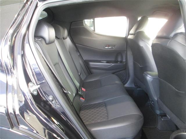 Toyota C-HR 2022 8338835-11