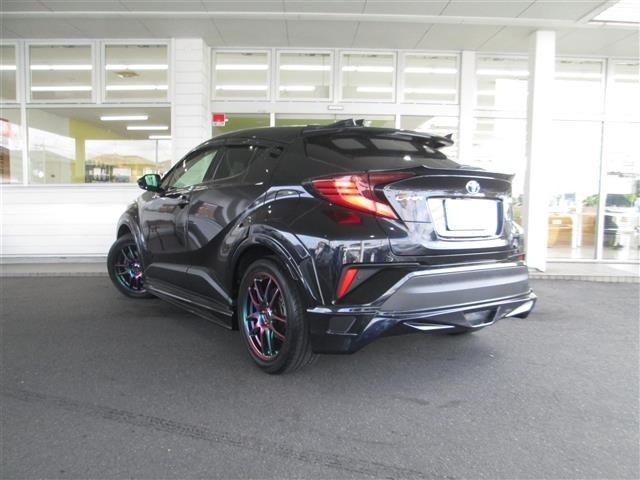 Toyota C-HR 2022 8338835-13