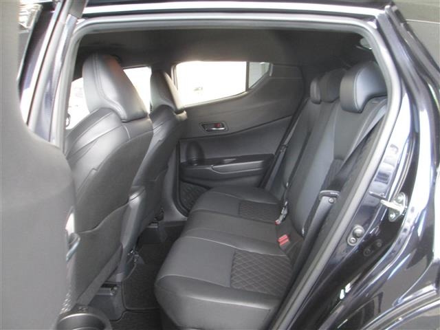 Toyota C-HR 2022 8338835-22