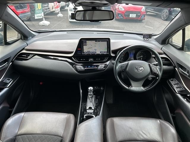 Toyota C-HR 2017 8338836-15