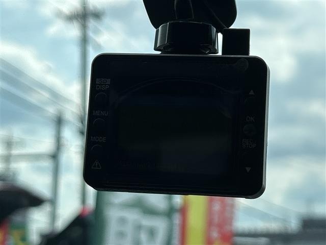 Toyota C-HR 2017 8338836-16