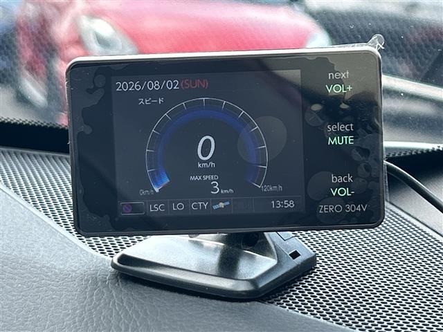 Toyota C-HR 2017 8338836-17