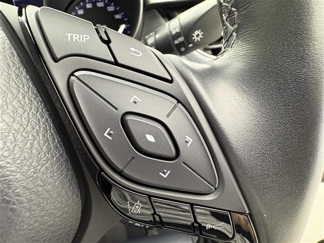 Toyota C-HR 2017 8338838-5