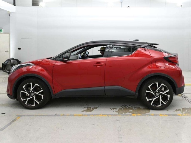 Toyota C-HR 2021 8338842-4