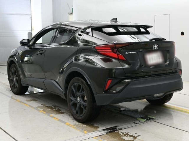 Toyota C-HR 2022 8338843-6