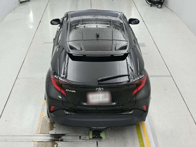 Toyota C-HR 2022 8338843-8