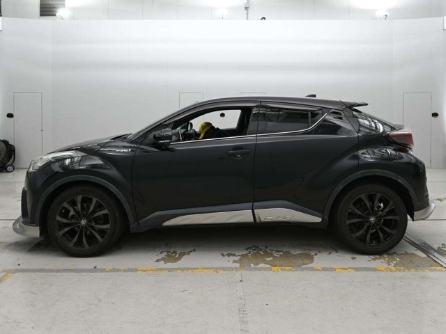 Toyota C-HR 2017 8338844-4