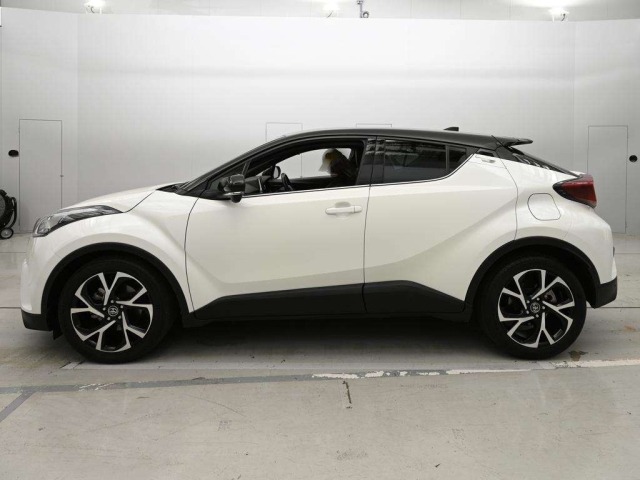 Toyota C-HR 2018 8338845-4