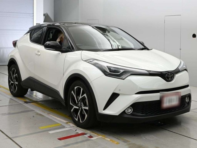 Toyota C-HR 2018 8338845-5