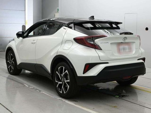 Toyota C-HR 2018 8338845-6