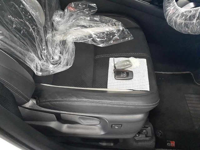 Toyota C-HR 2020 8338847-10