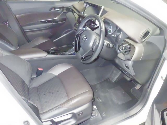 Toyota C-HR 2017 8338848-3