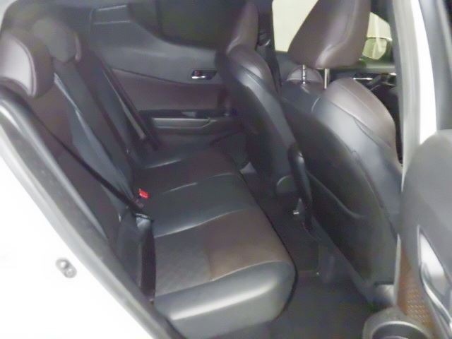 Toyota C-HR 2017 8338848-5