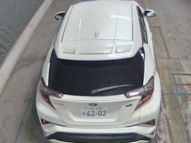 Toyota C-HR 2017 8338848-6