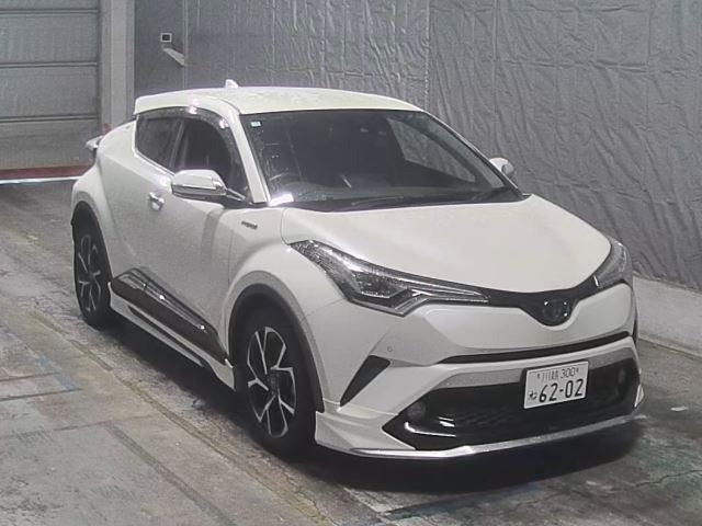 Toyota C-HR 2017 8338848-7