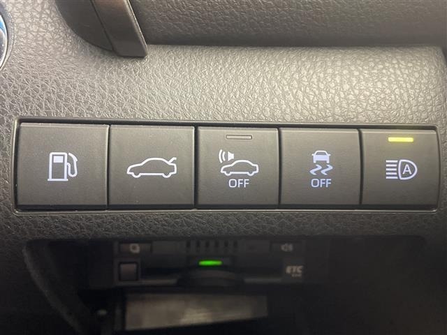 Toyota CAMRY 2017 8339292-11