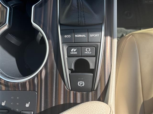 Toyota CAMRY 2017 8339296-12