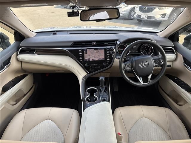 Toyota CAMRY 2017 8339296-14