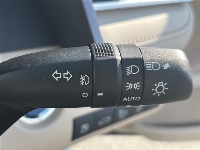 Toyota CAMRY 2017 8339296-8