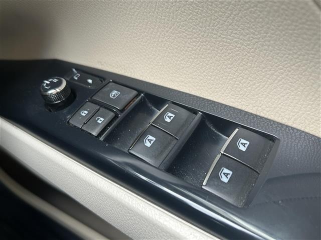 Toyota CAMRY 2017 8339298-2