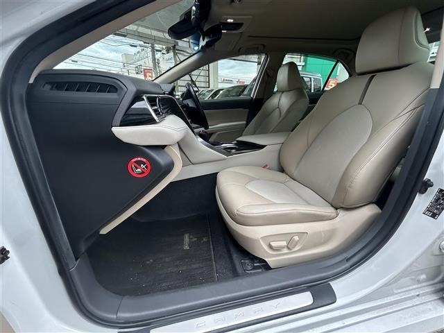 Toyota CAMRY 2017 8339298-6