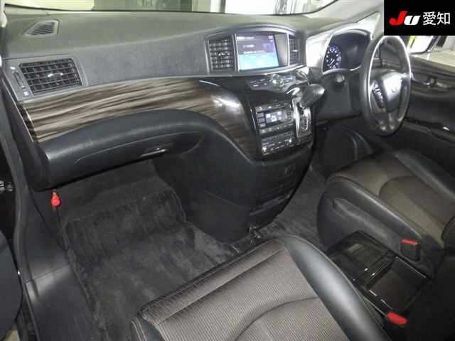 Nissan ELGRAND 2017 8338863-3