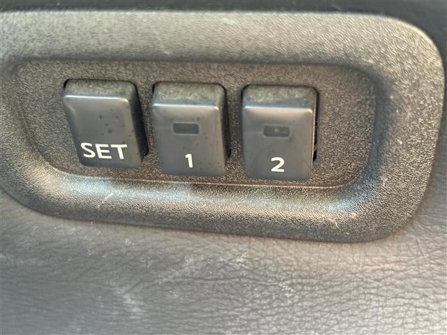 Nissan ELGRAND 2013 8338866-2