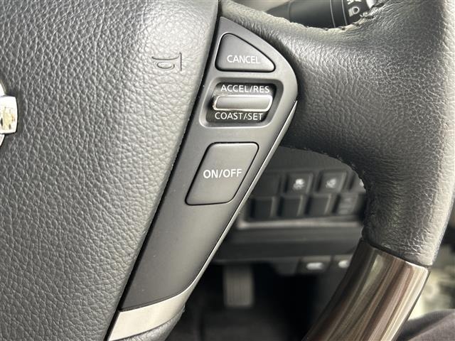 Nissan ELGRAND 2018 8338869-17