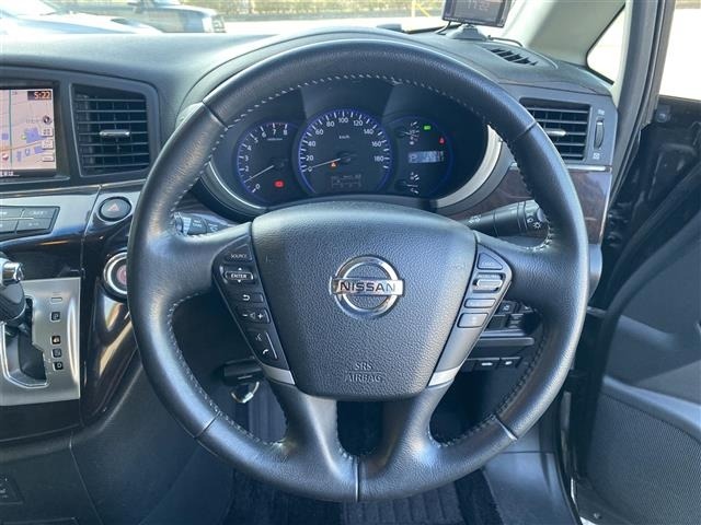 Nissan ELGRAND 2011 8338870-17