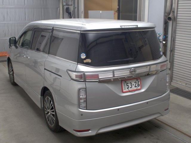 Nissan ELGRAND 2018 8338873-1