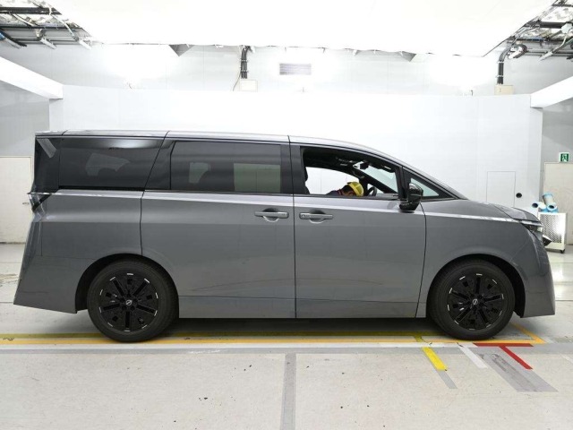 Nissan ELGRAND 2026 8338874-3