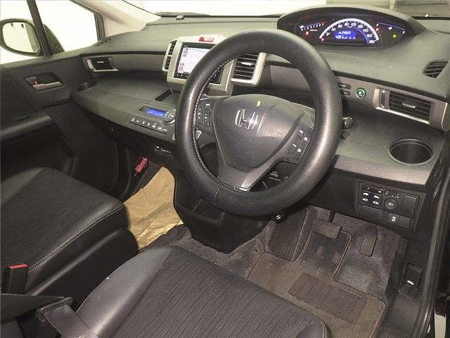 Honda FREED 2015 8324195-3