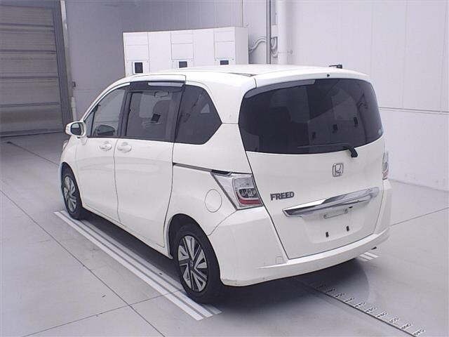 Honda FREED 2013 8324196-1