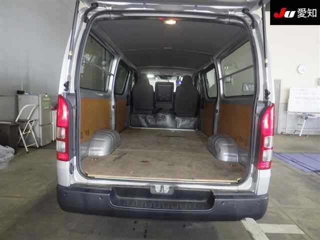 Toyota HIACE VAN 2023 8338929-4