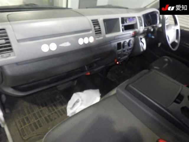 Toyota HIACE VAN 2011 8338930-3