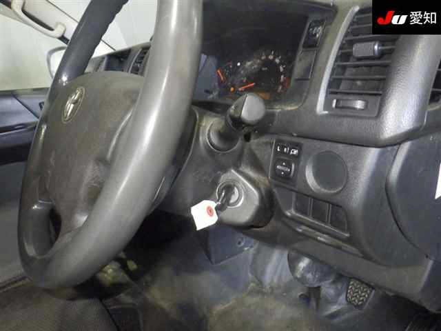 Toyota HIACE VAN 2017 8338931-5